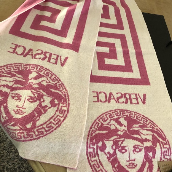 💕VERSACE💕 - Picture 4 of 16